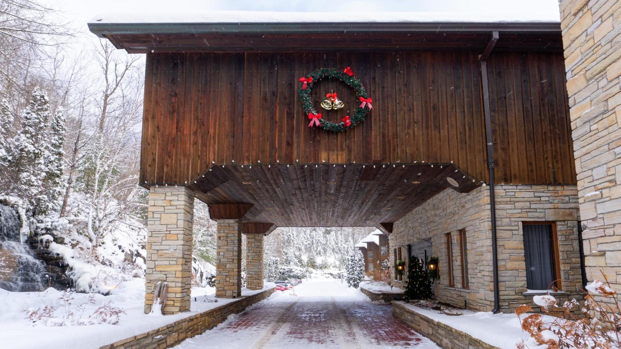 Hotel Et Centre De Villegiature Lac Carling Grenville-Sur-La-Rouge Exterior foto